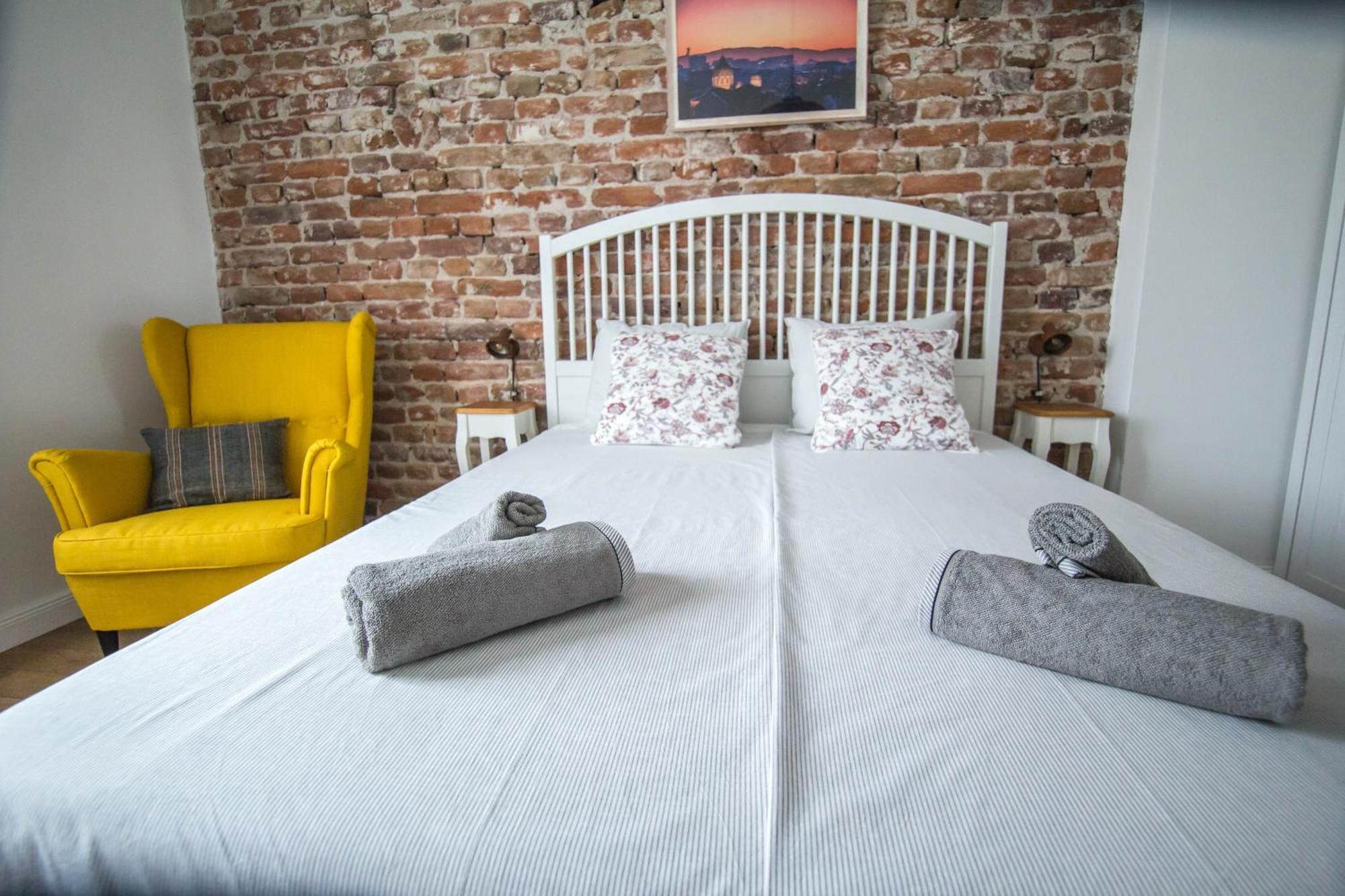 סופיה Lion'S Bridge Boutique 2Bdrm Apt, Top Center Gem מראה חיצוני תמונה